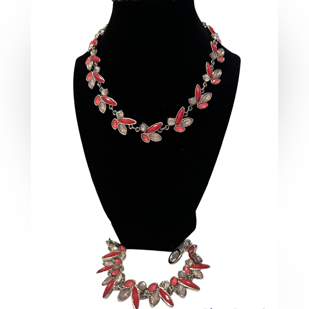 White House Black Market Necklace & Bracelet - Picture 5 of 8